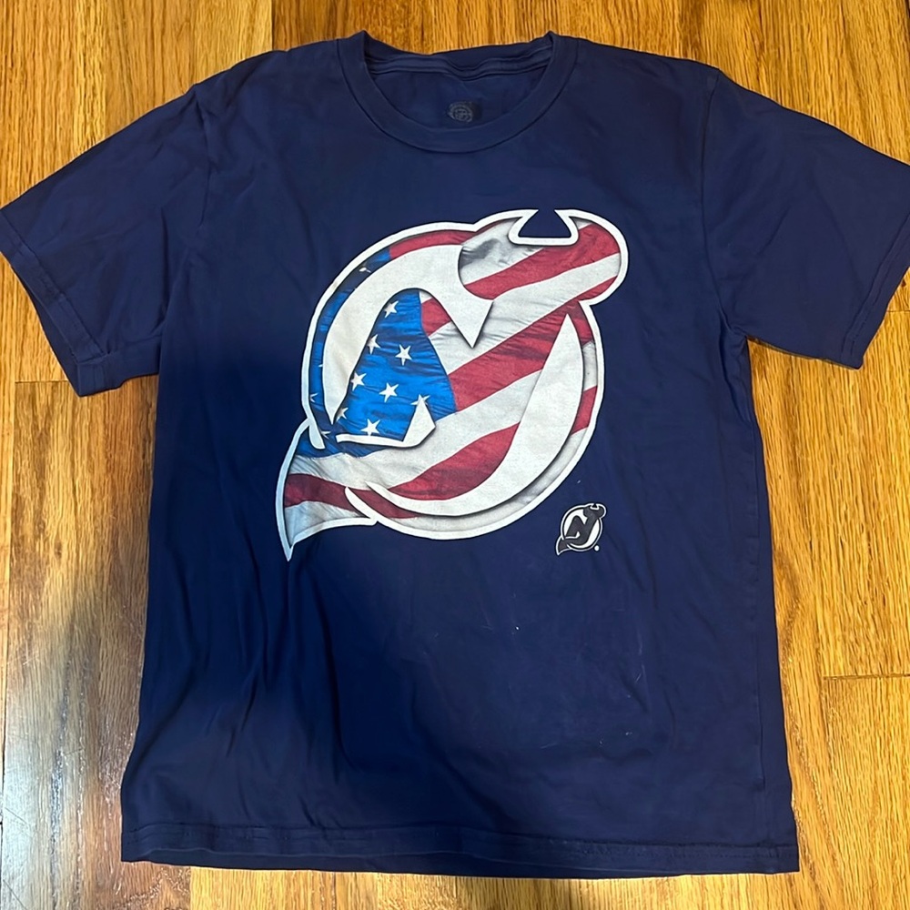 NJ devils T shirt. Youth medium